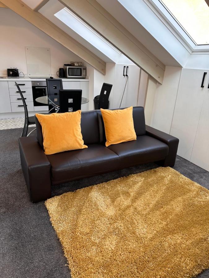 Apartment Blessed 4 With Free Parking *
